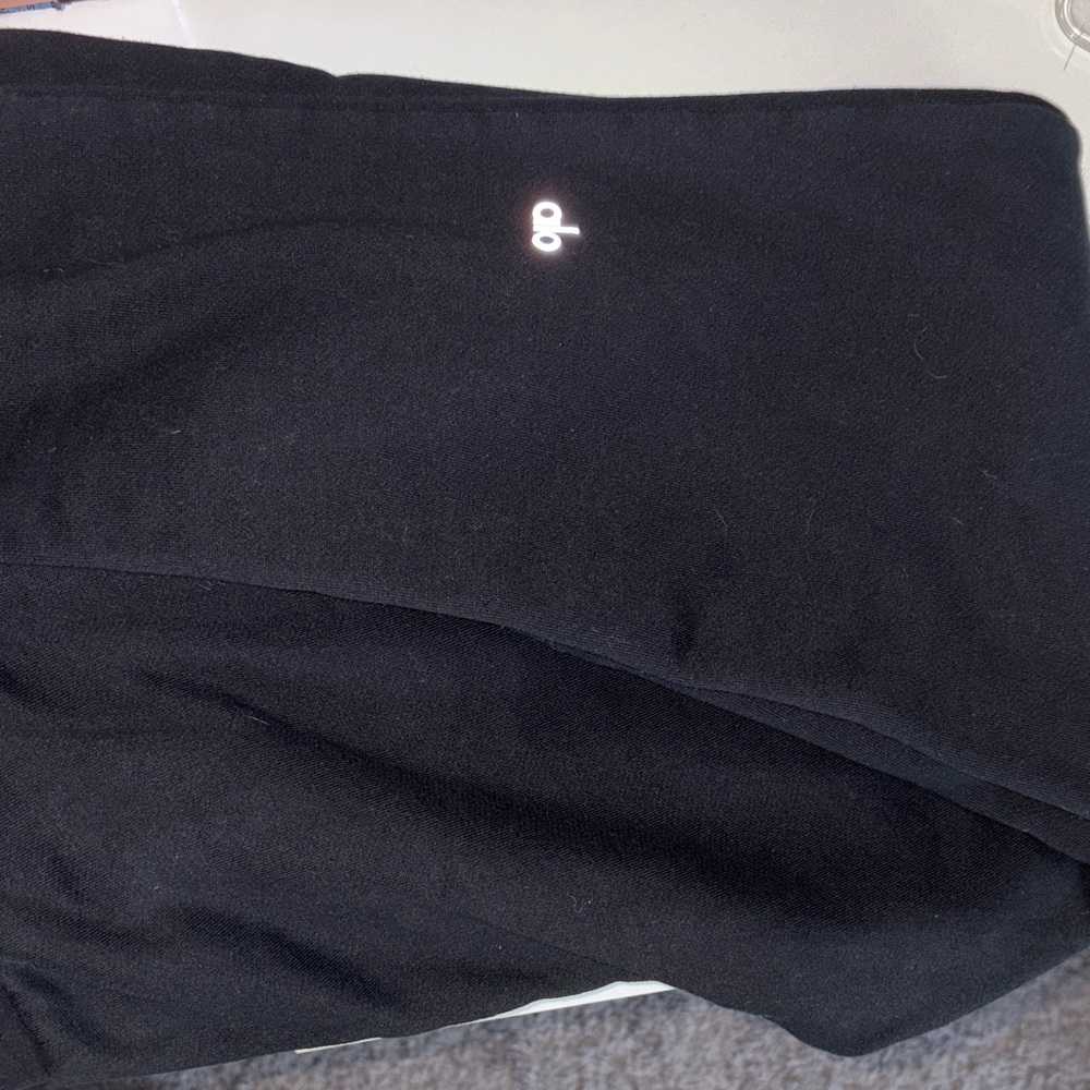 ALO Yoga Black sweat pants - Picture 4 of 6